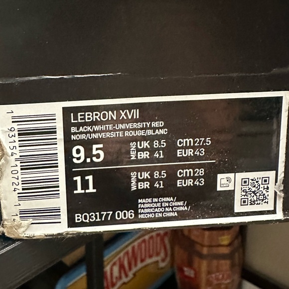 LeBron 17 'Infrared VI' size 9.5 - Picture 4 of 8